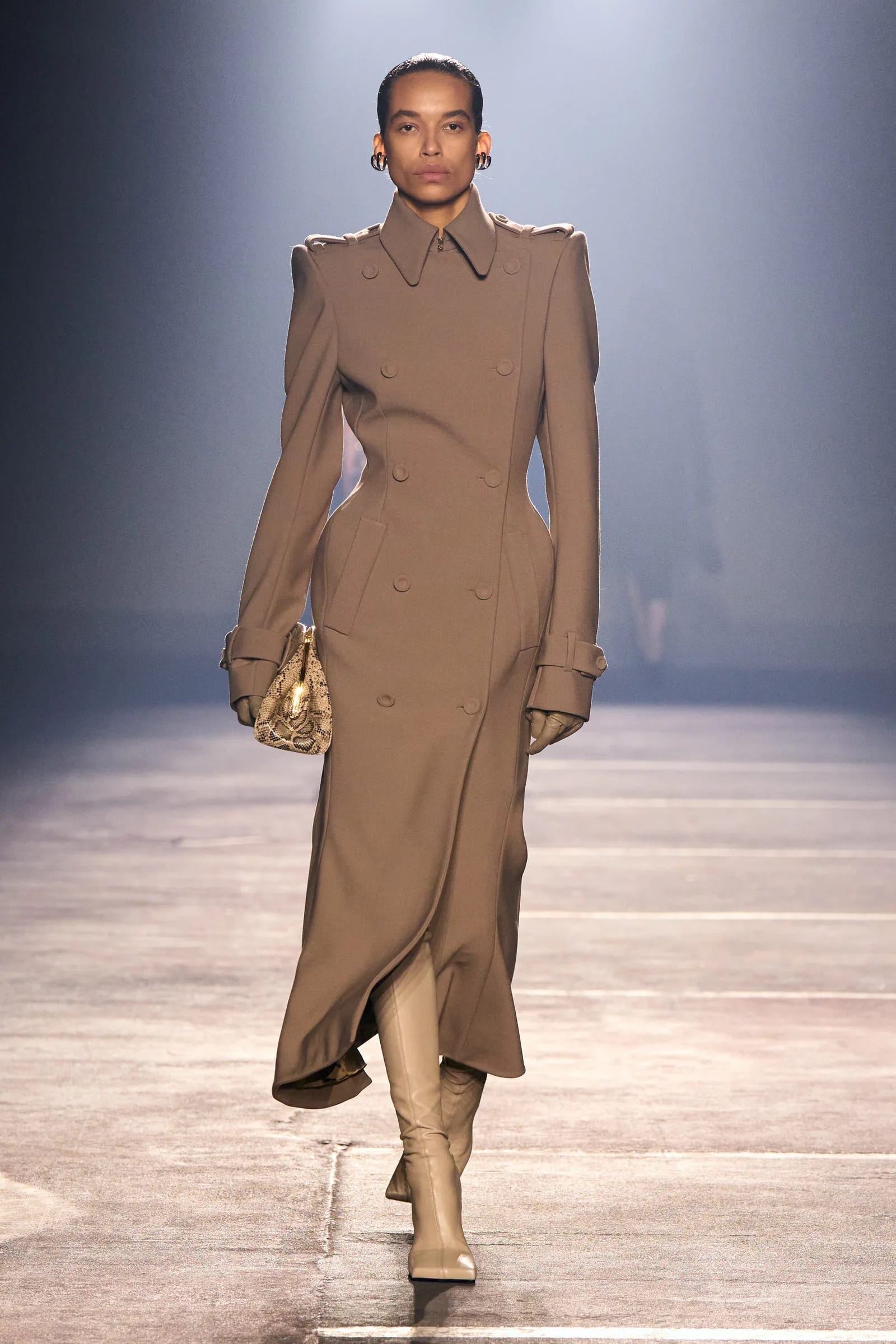 What Spring 2026 Runways Tell Us About Coat Investments